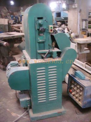 圓棒砂光機(jī)-南康衛(wèi)民木工機(jī)械設(shè)備