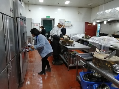 區(qū)市場監(jiān)督管理局加強(qiáng)“兩節(jié)兩會(huì)”期間餐飲食品安全監(jiān)管